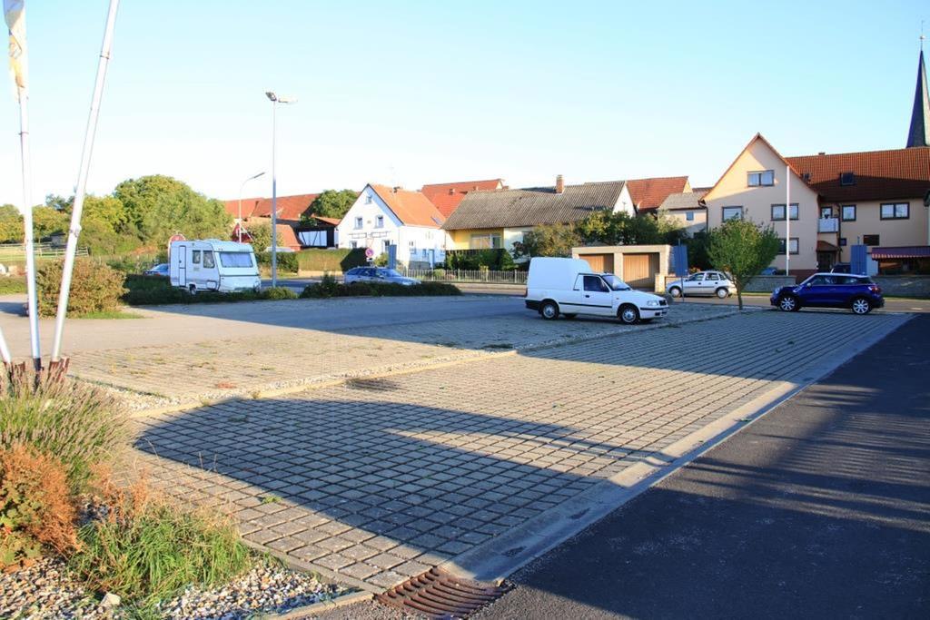 Landgasthof Frankentor Motel Wasserlosen Exterior foto